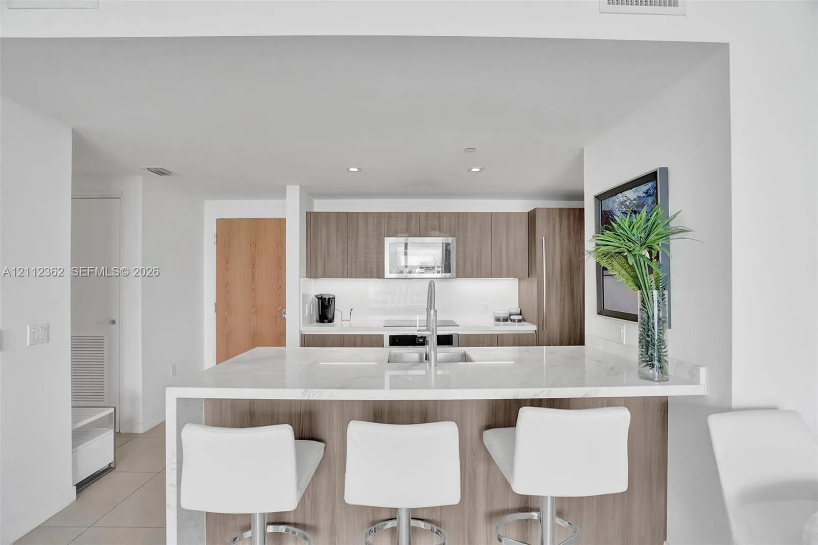 401 N Birch Road #513