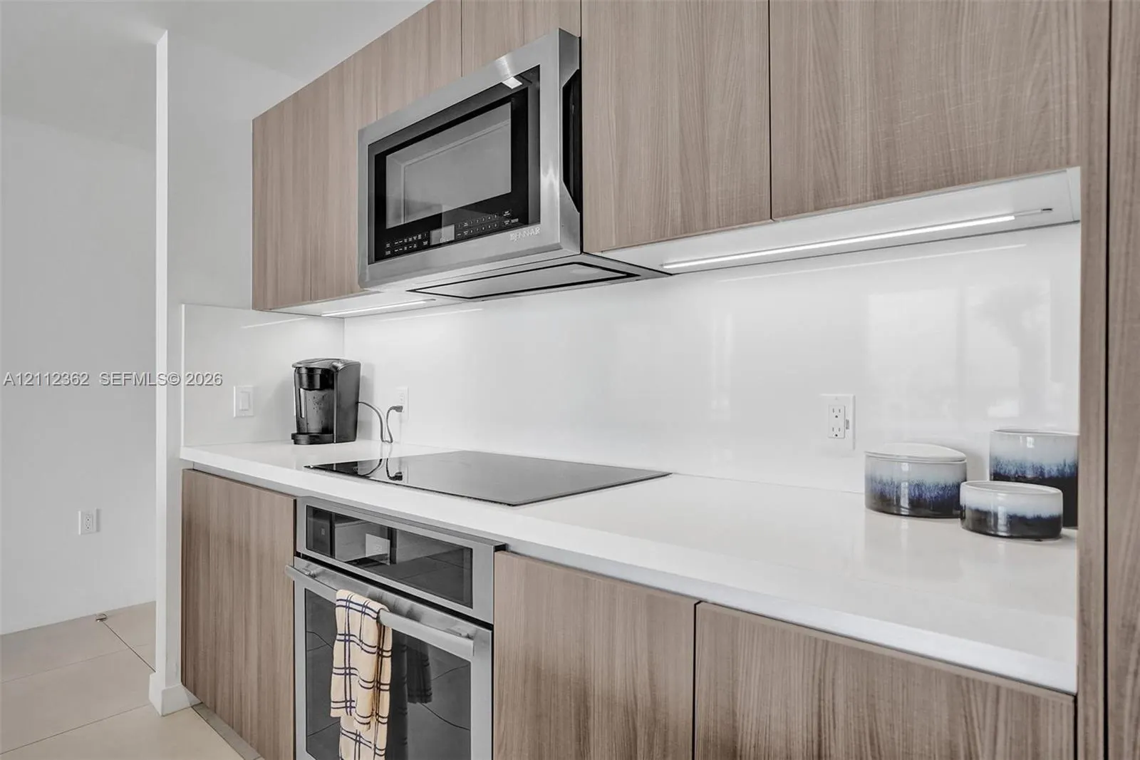 401 N Birch Road #513