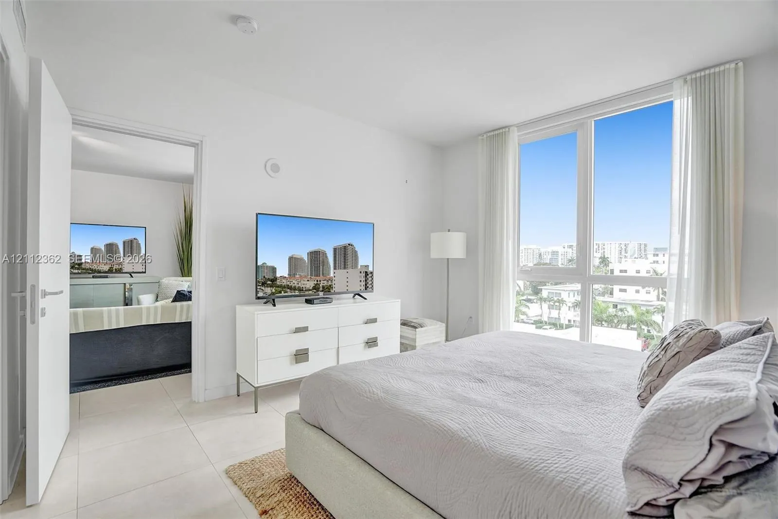401 N Birch Road #513