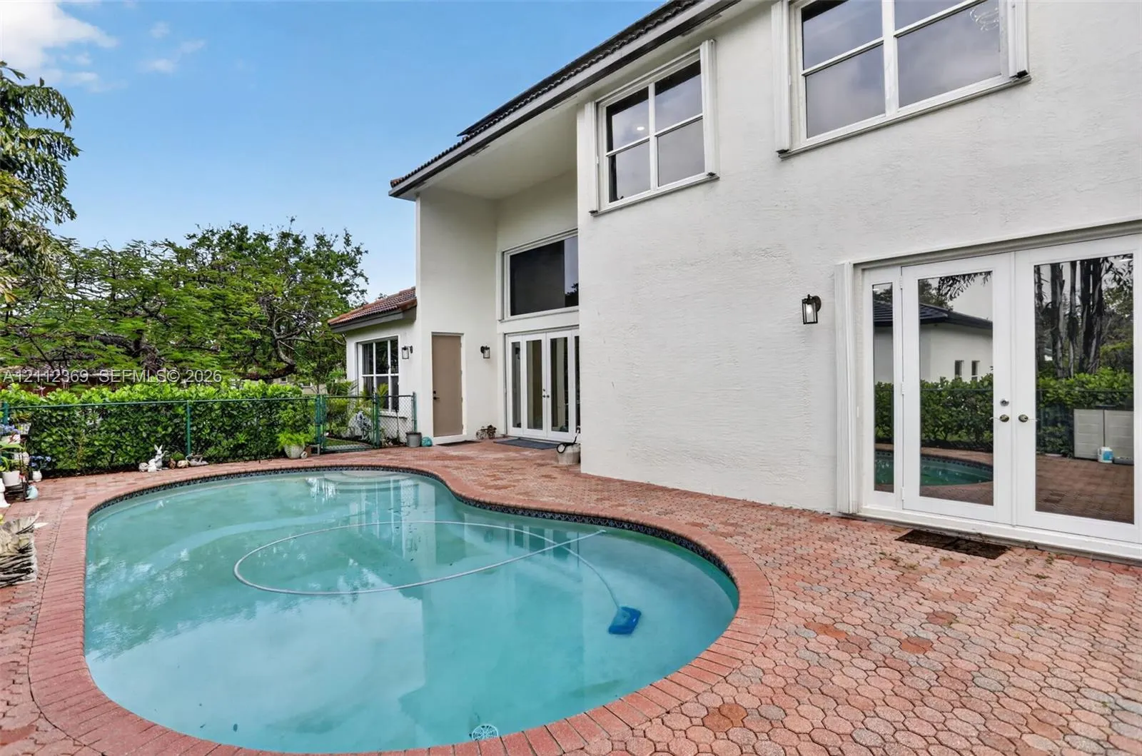 4953 Kensington Circle