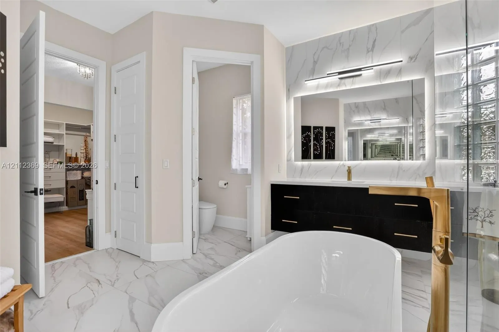 4953 Kensington Circle