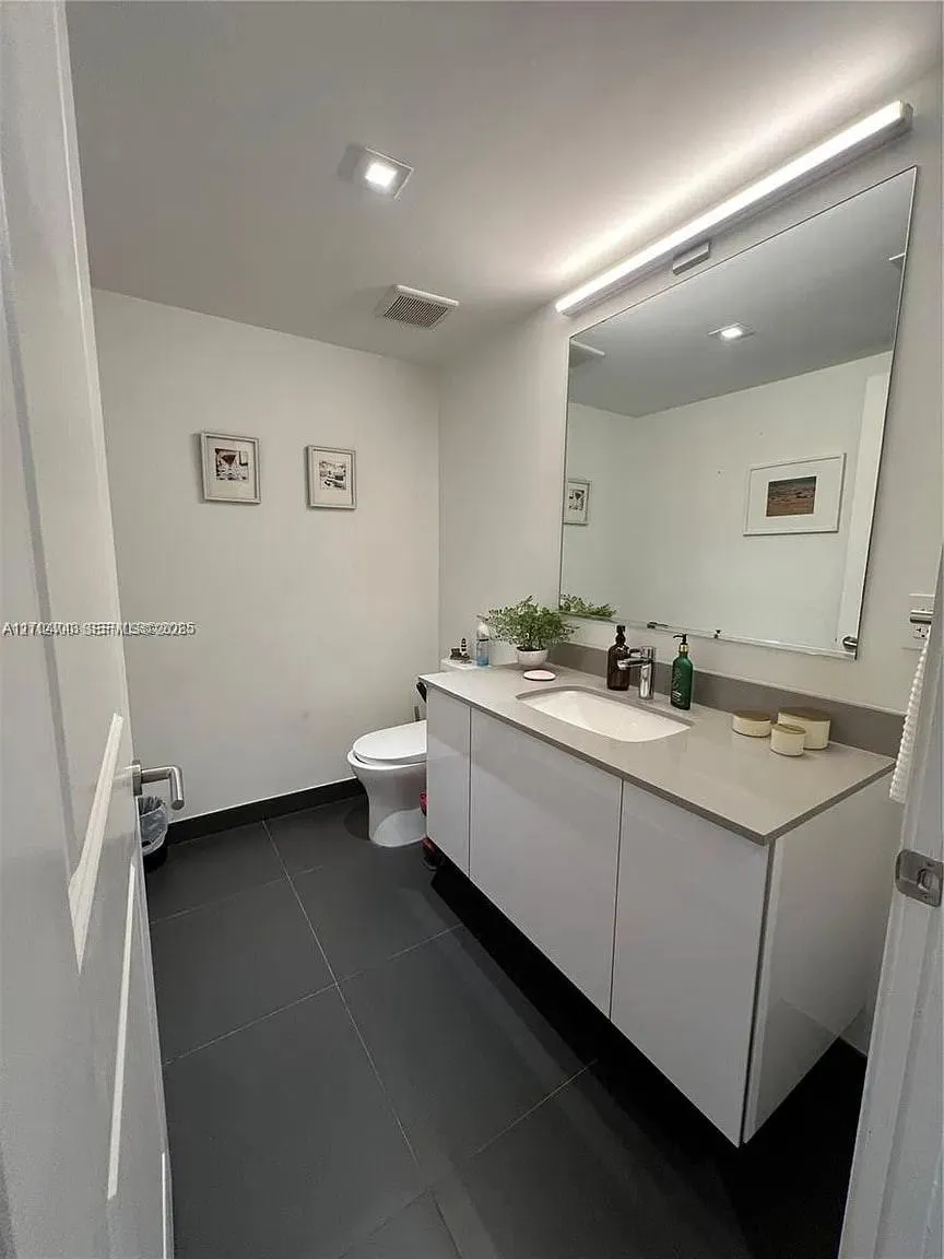 1600 NE 1st Avenue #1111