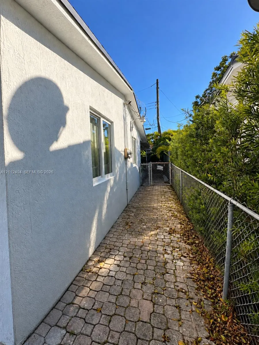 1932 NW 18th Street #1932