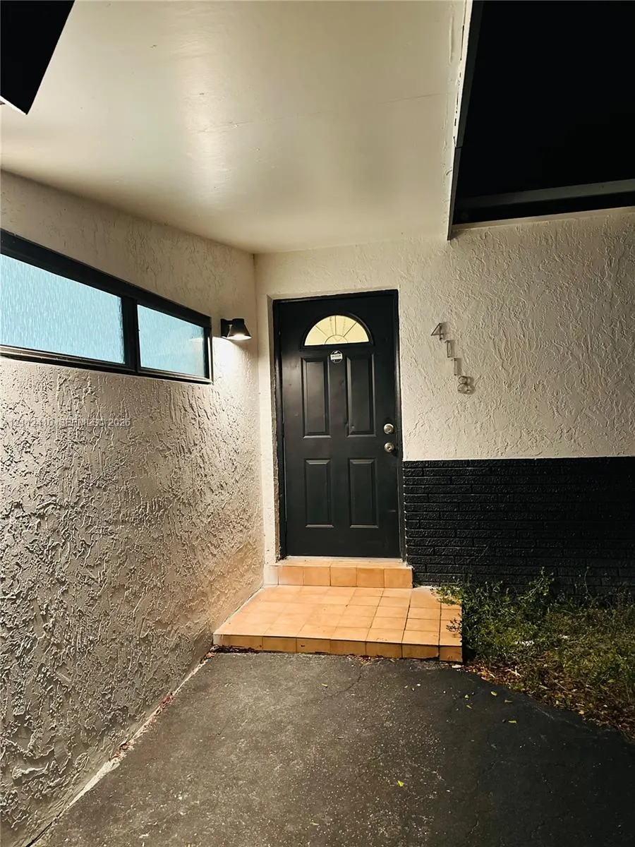 4118 NW 12th Terrace