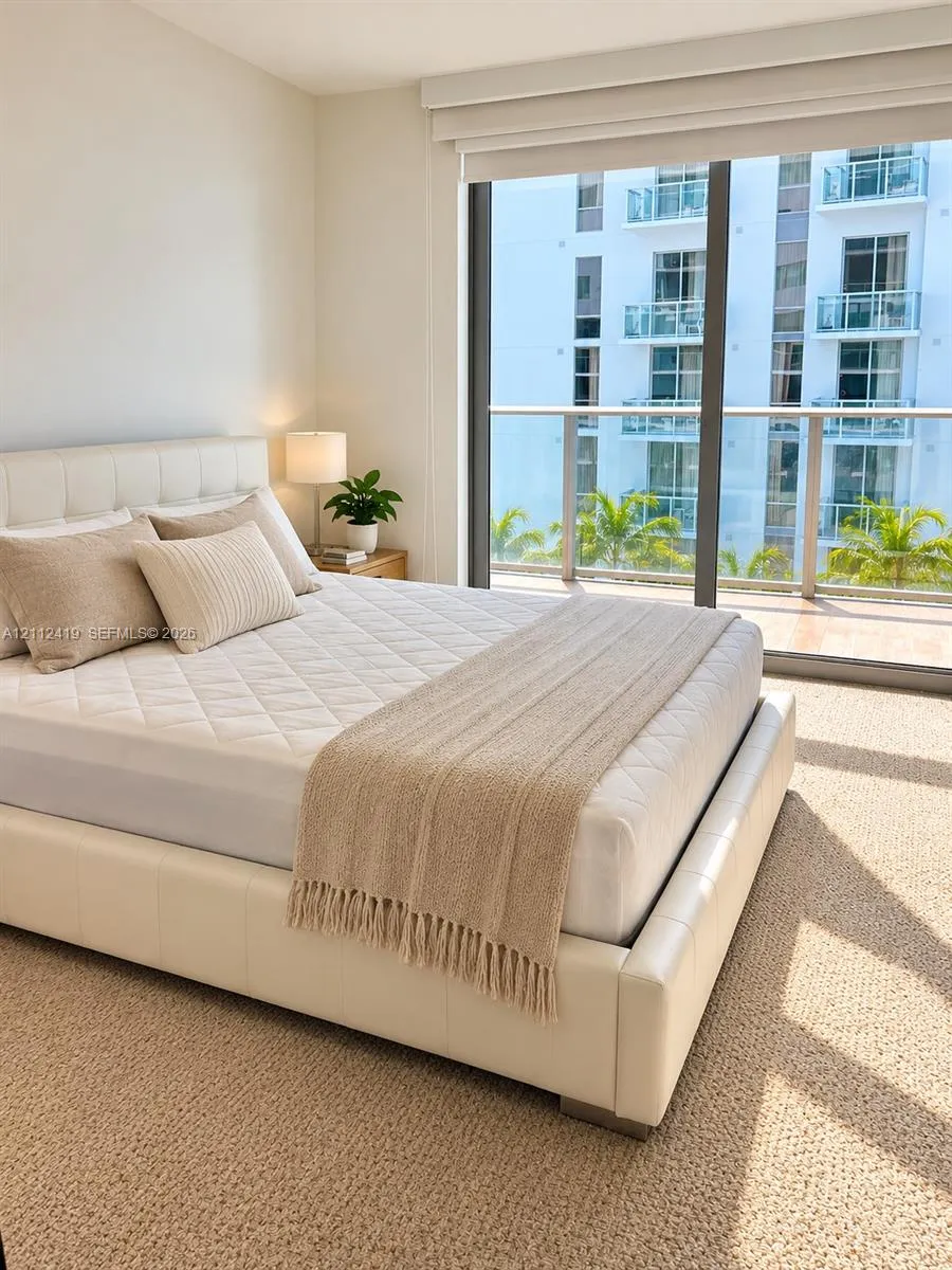 1600 SW 1st Avenue #812