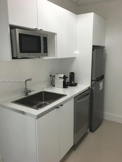 1000 Brickell Avenue #5C