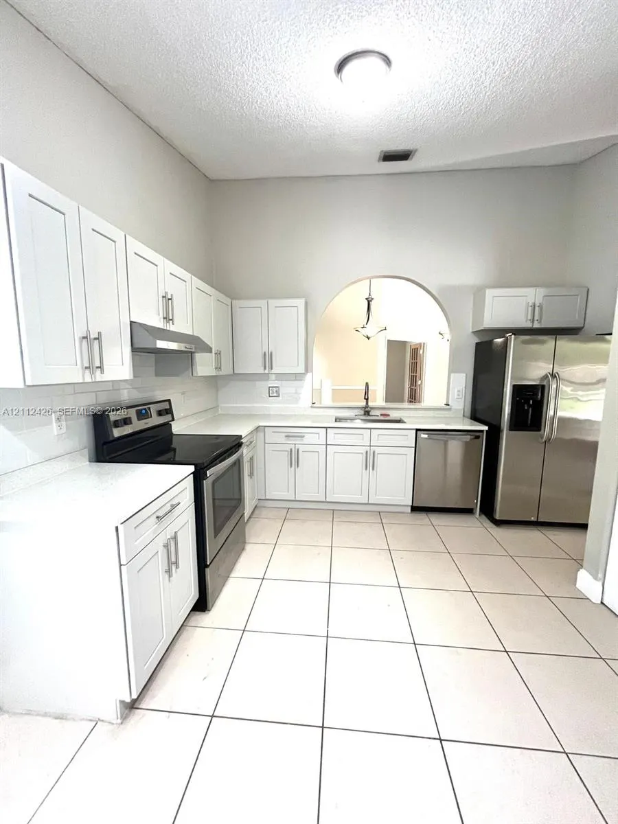 10445 NW 8th Court