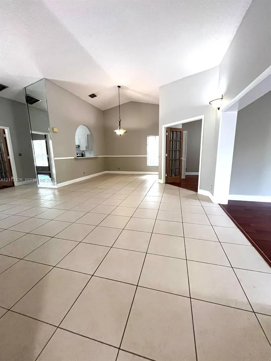 10445 NW 8th Court
