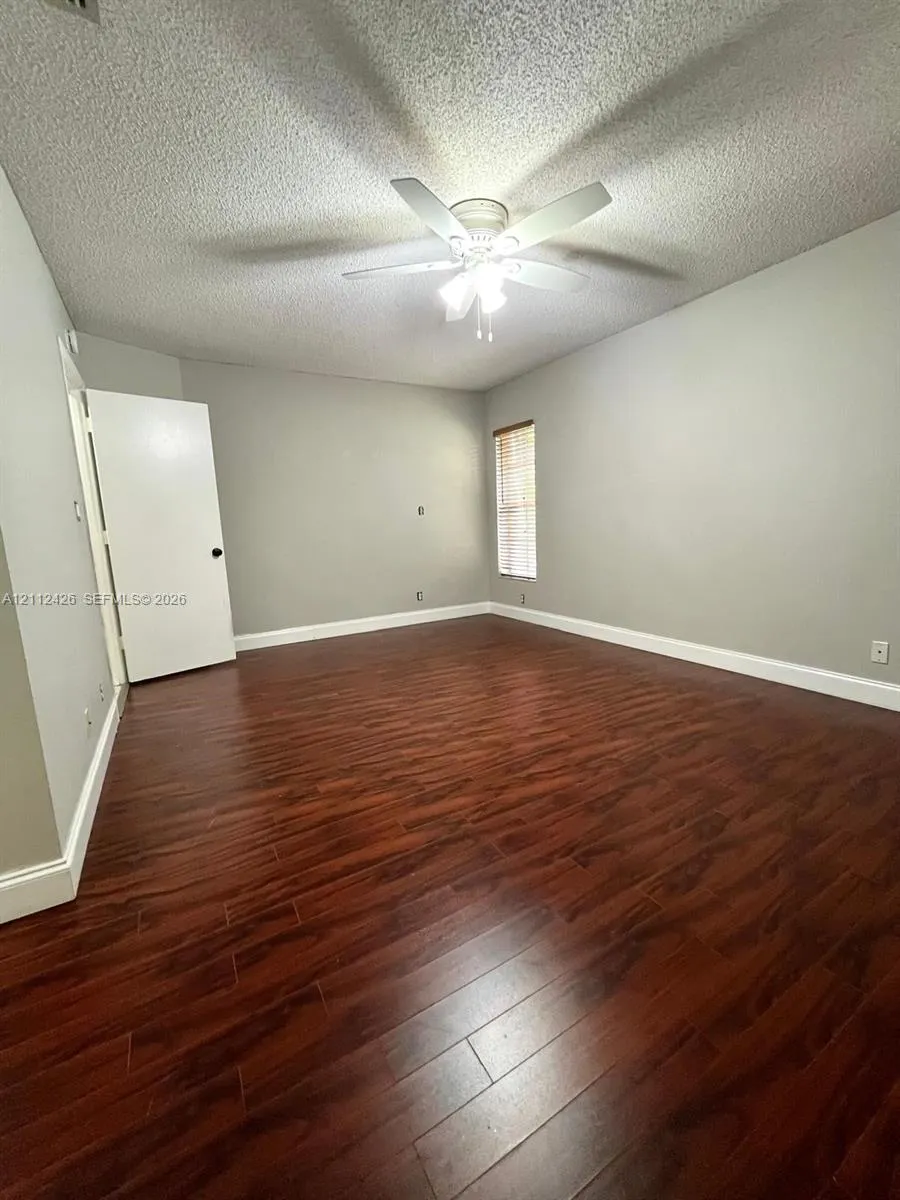 10445 NW 8th Court