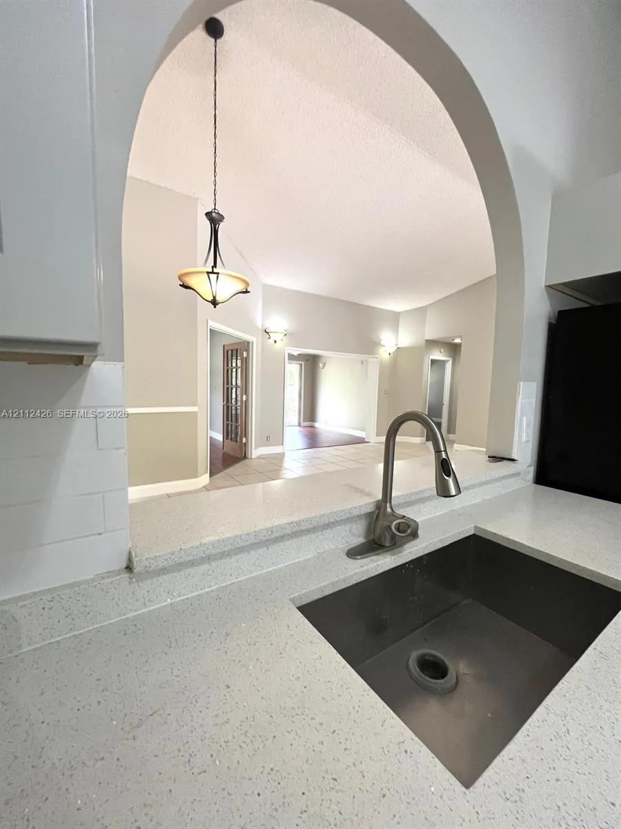 10445 NW 8th Court