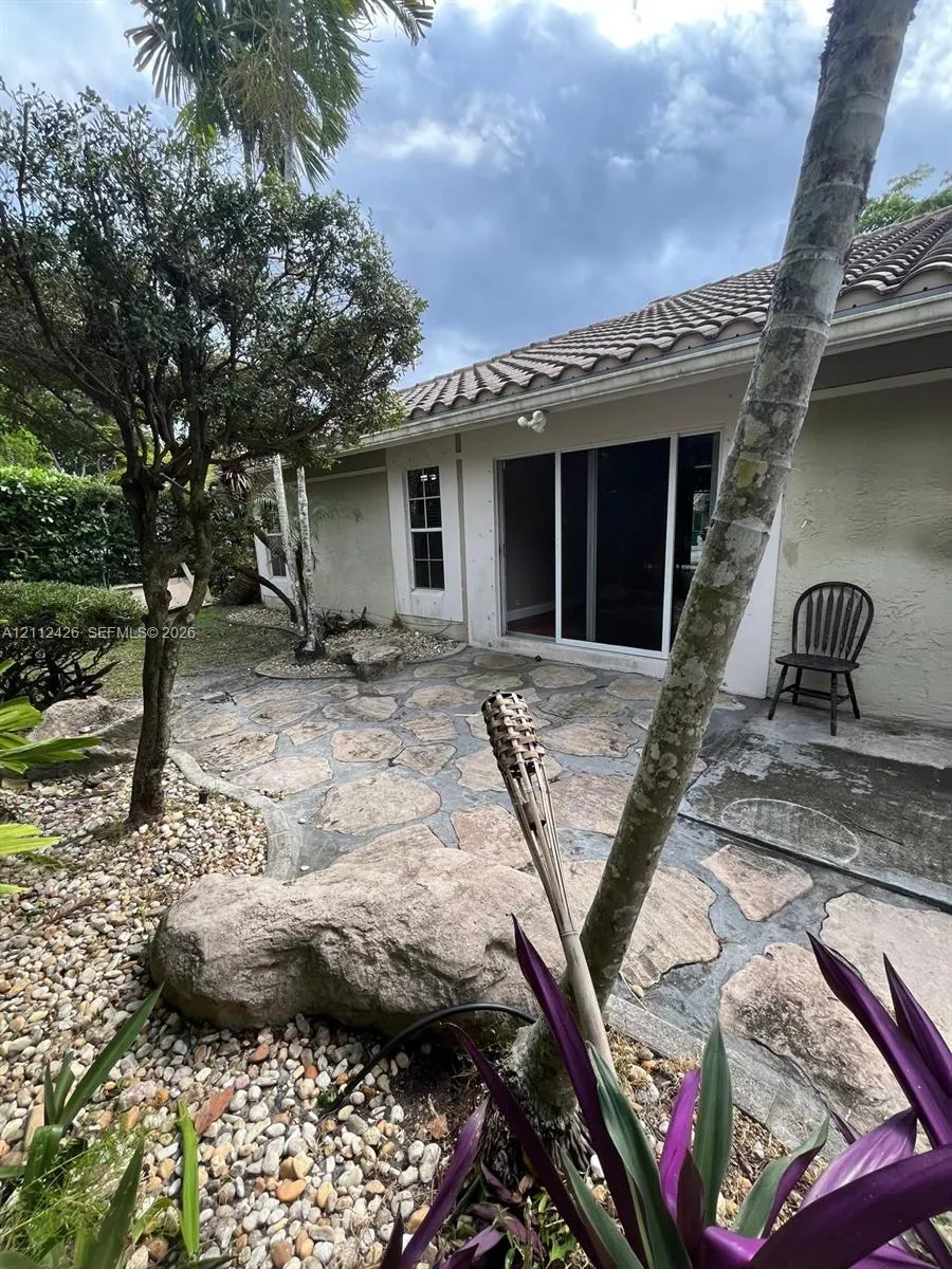 10445 NW 8th Court