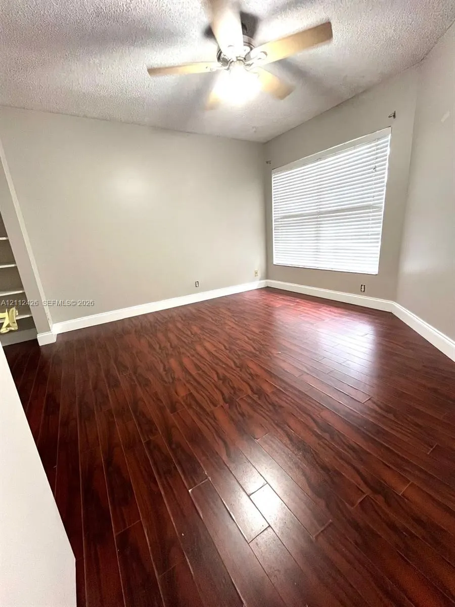 10445 NW 8th Court