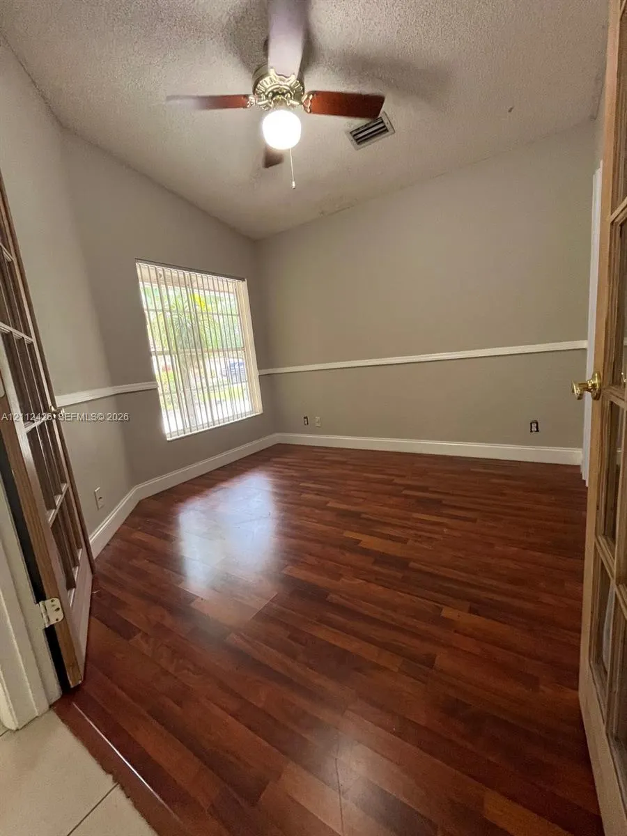 10445 NW 8th Court