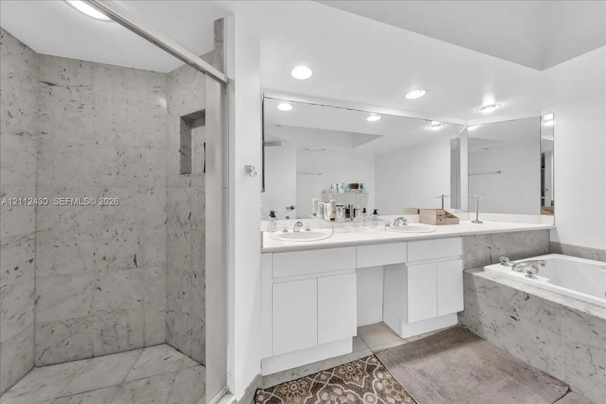 16445 Collins Avenue #222