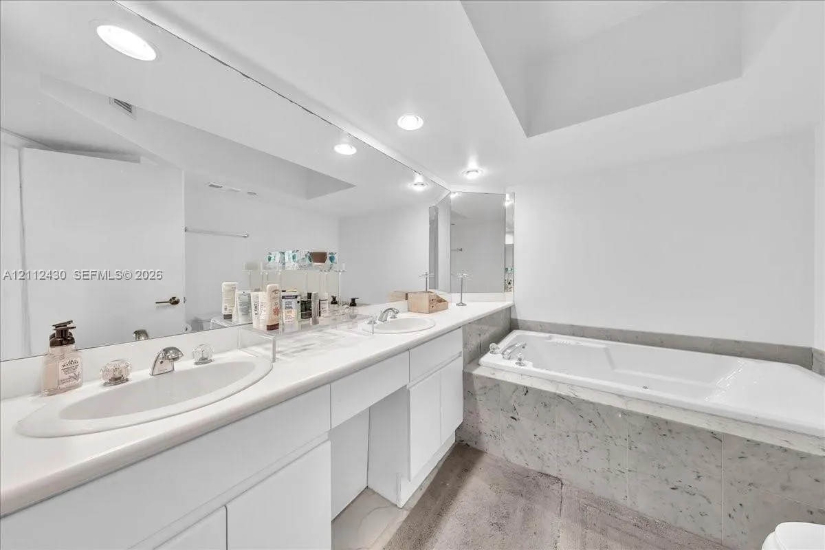 16445 Collins Avenue #222