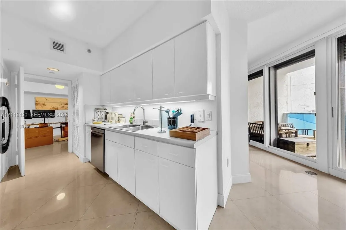 16445 Collins Avenue #222
