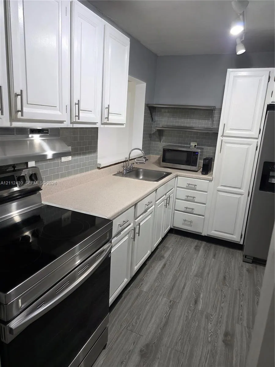 8065 SW 107th Avenue #202