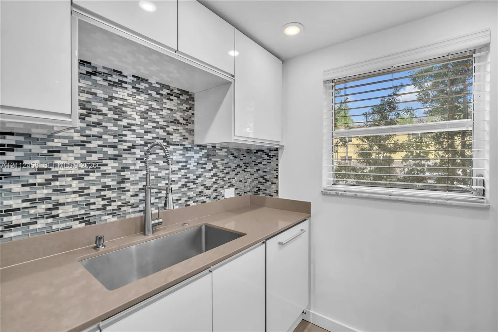 2607 NE 8th Avenue #32