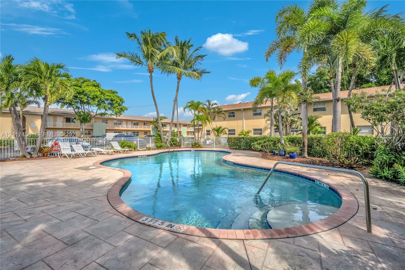 2607 NE 8th Avenue #32