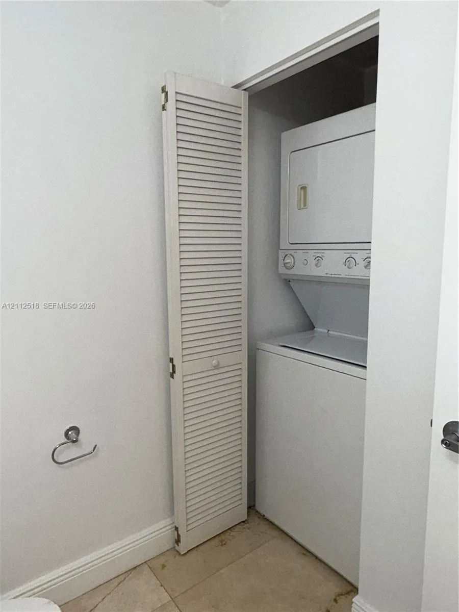 888 Biscayne Boulevard #2302