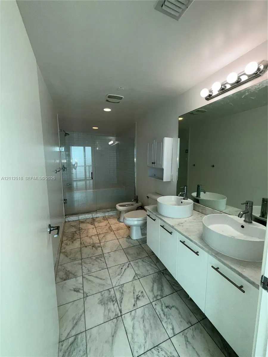 888 Biscayne Boulevard #2302