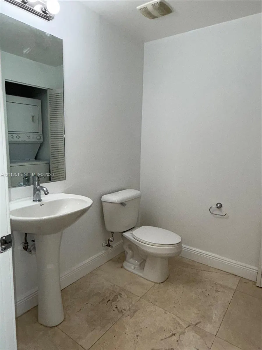 888 Biscayne Boulevard #2302