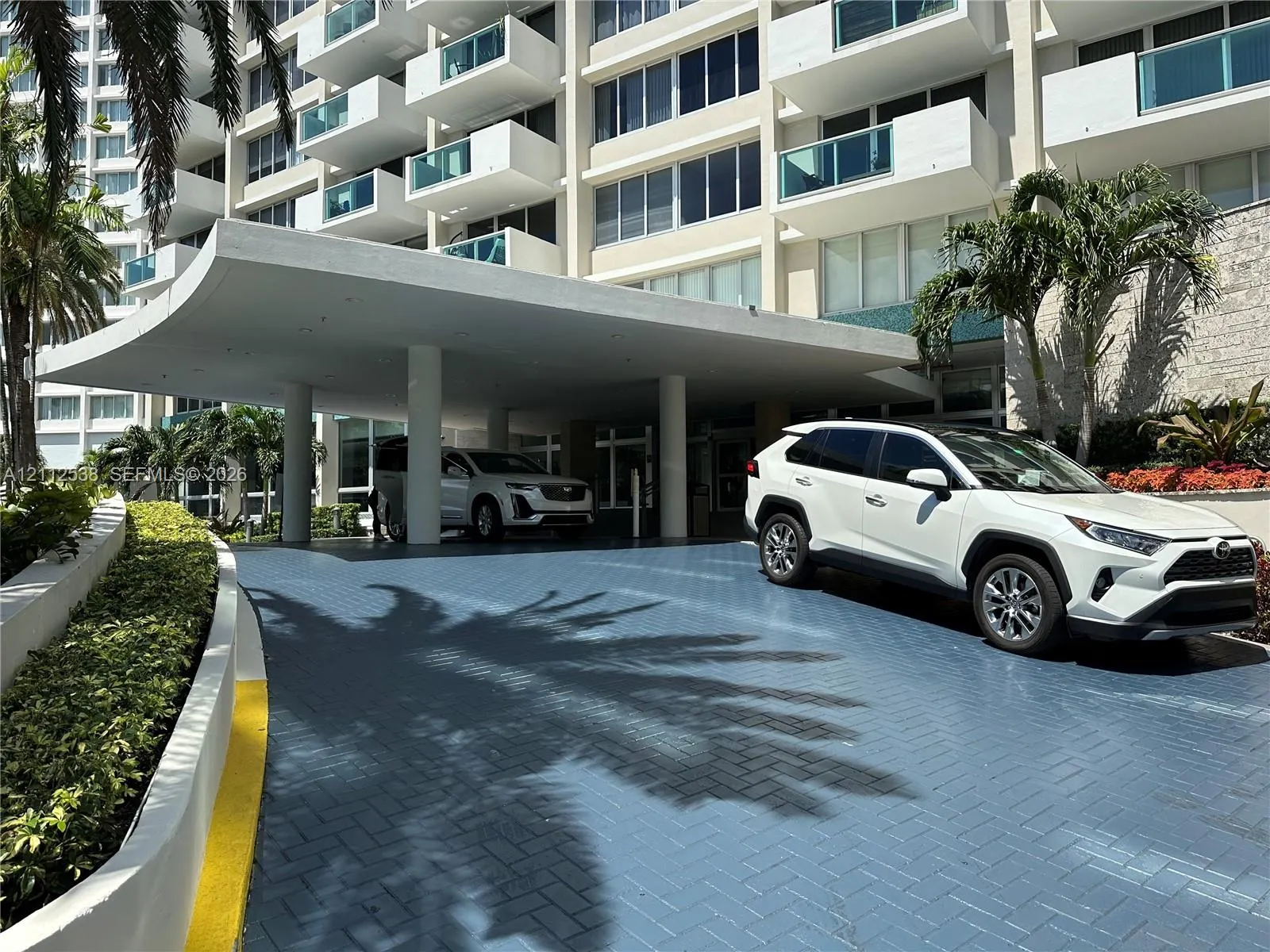 1200 West Avenue #724