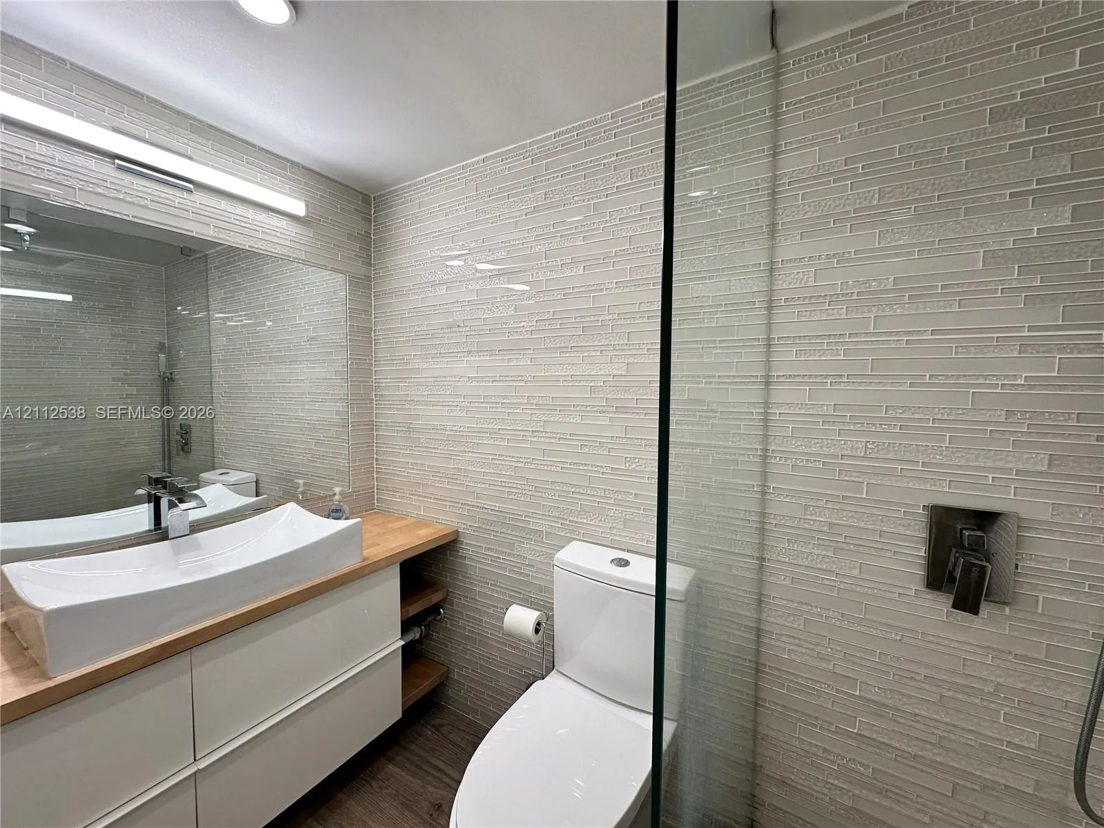 1200 West Avenue #724