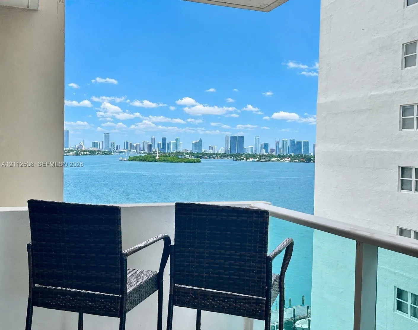 1200 West Avenue #724