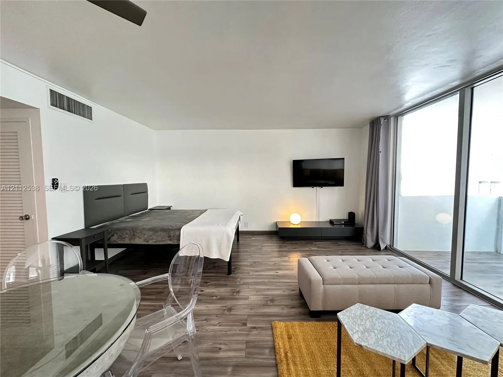 1200 West Avenue #724