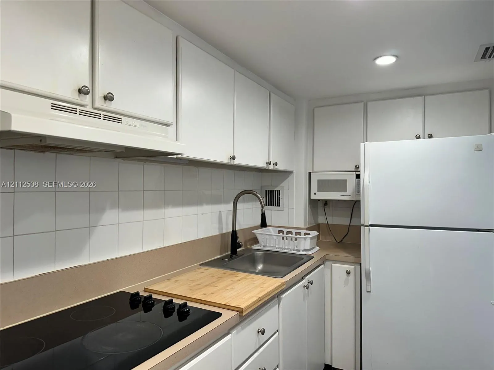 1200 West Avenue #724