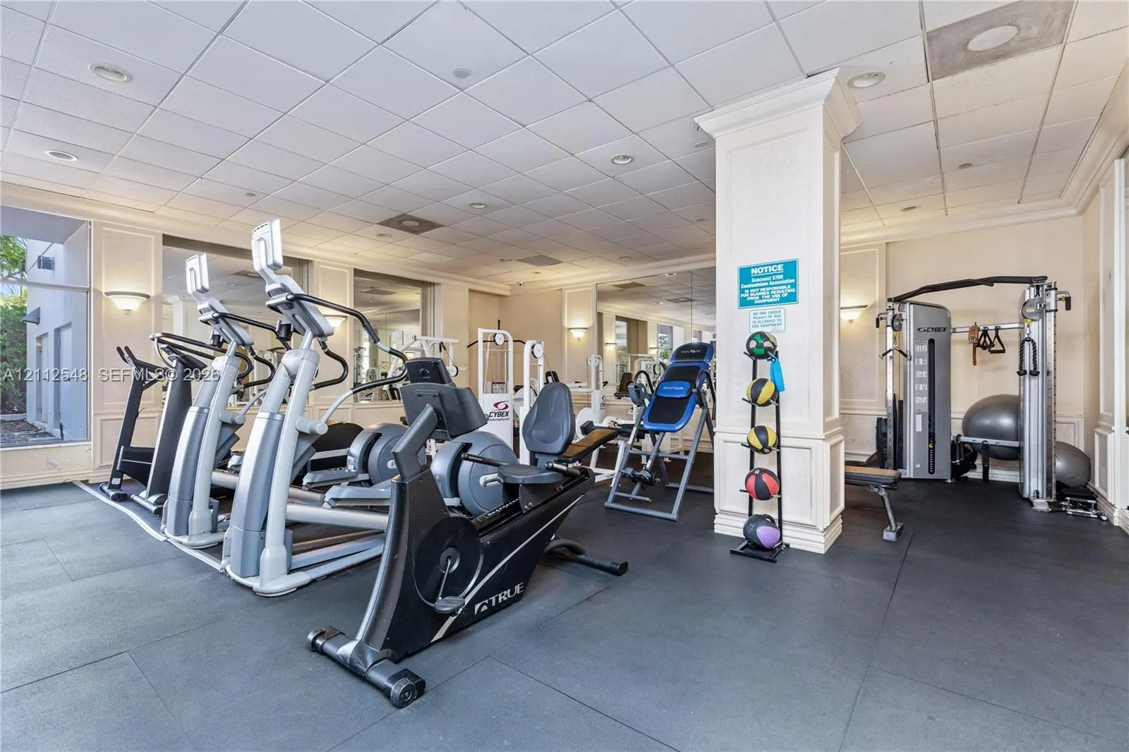 5700 Collins Avenue #10D