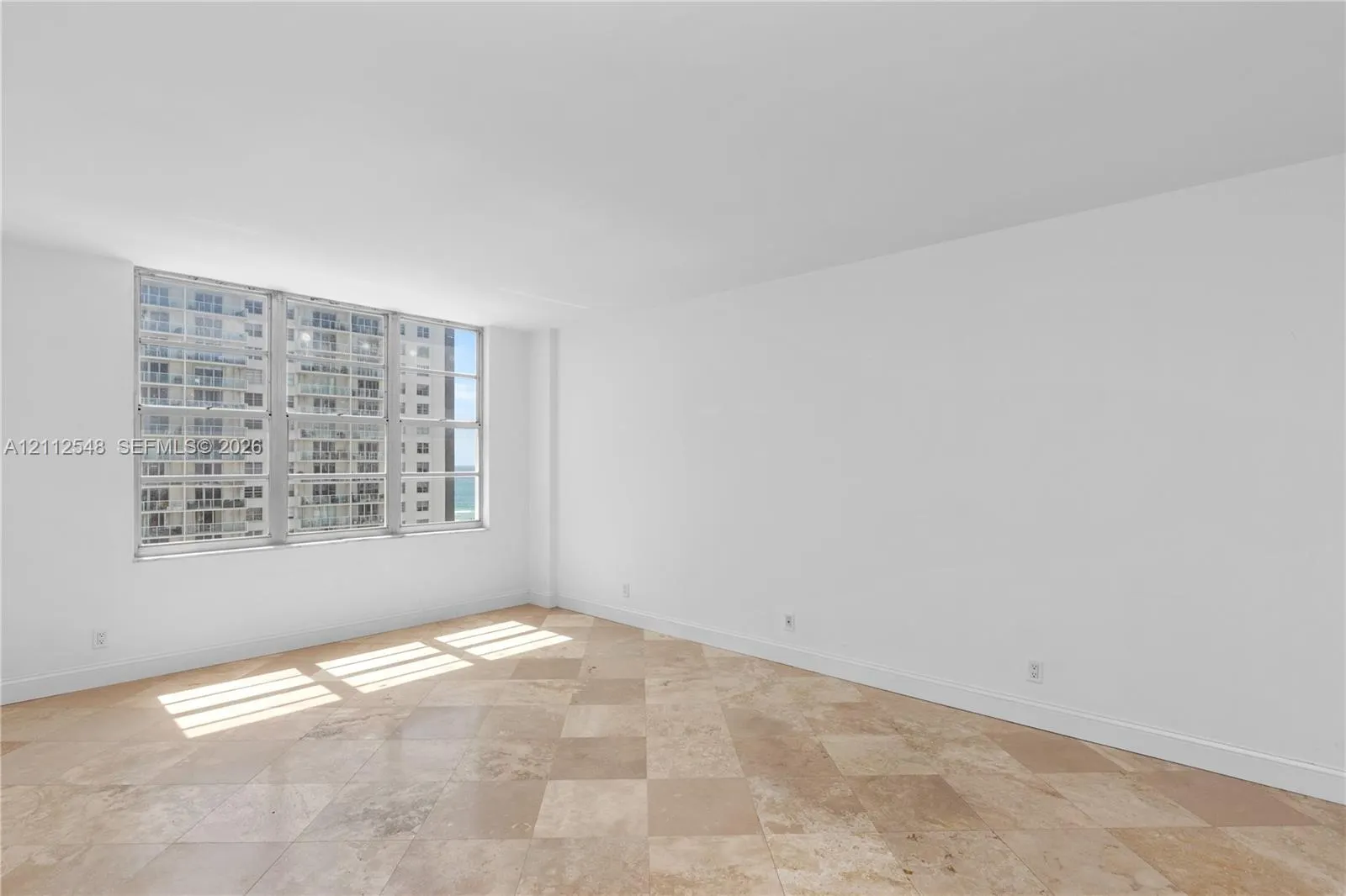 5700 Collins Avenue #10D