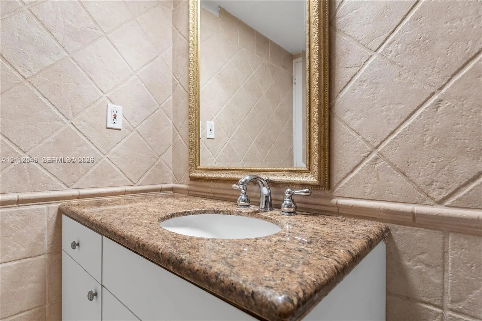 5700 Collins Avenue #10D