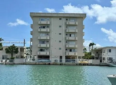 8400 Byron Avenue #4E