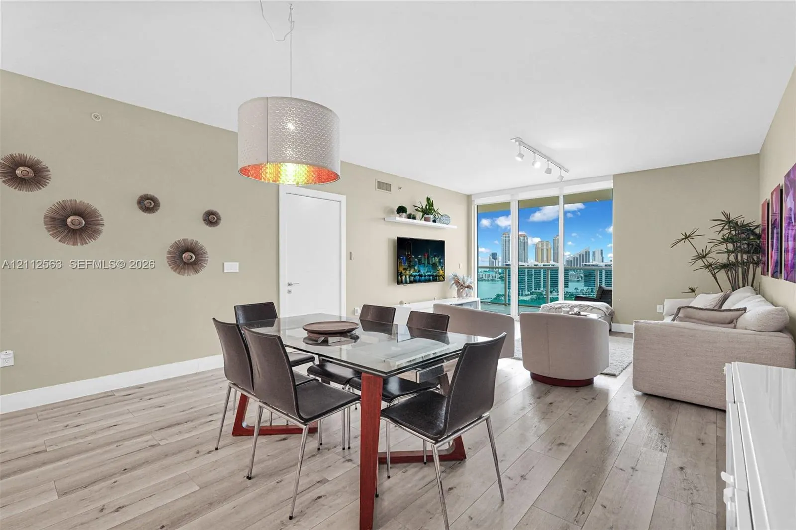 3330 NE 190th Street #2016