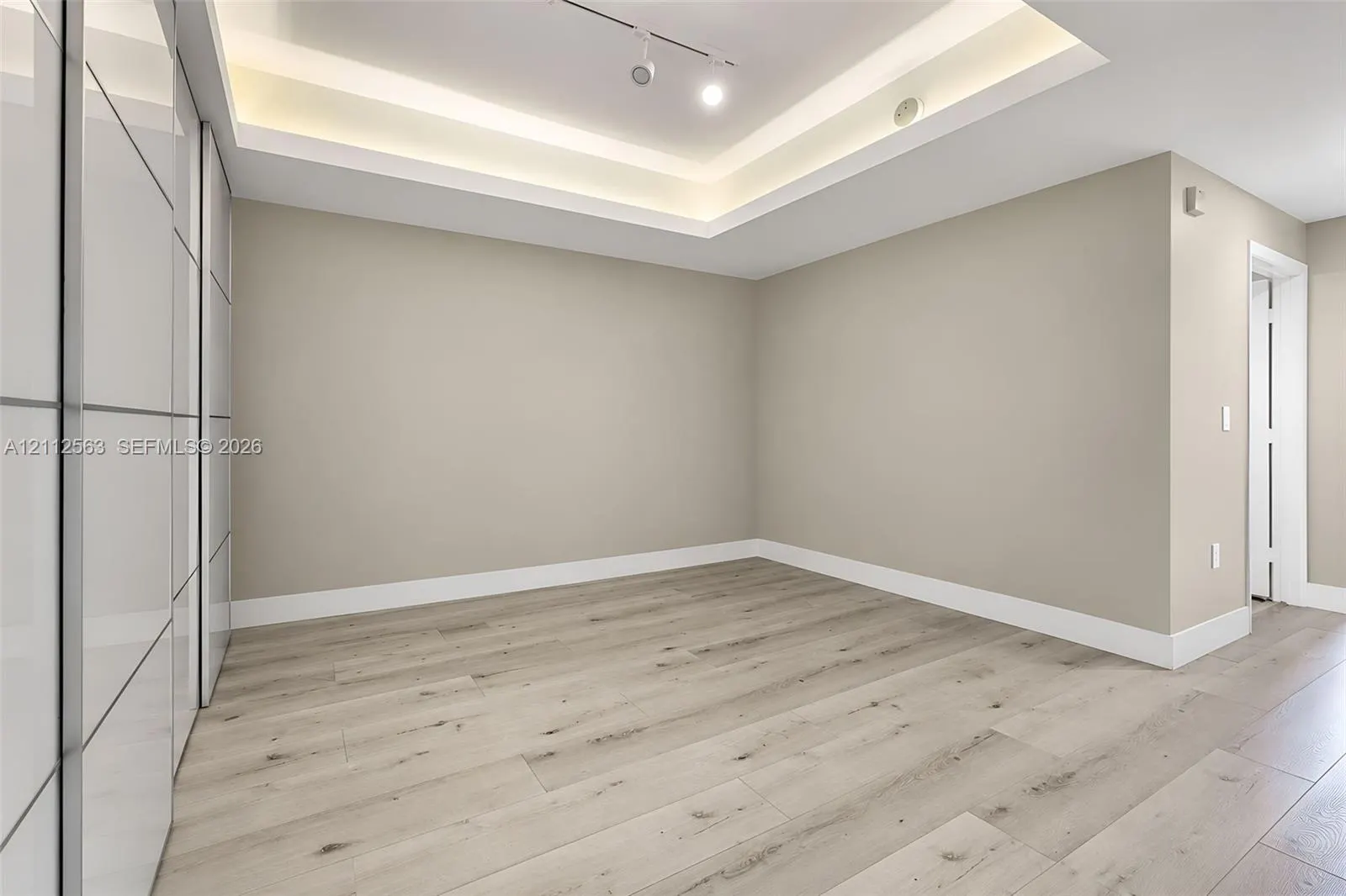 3330 NE 190th Street #2016