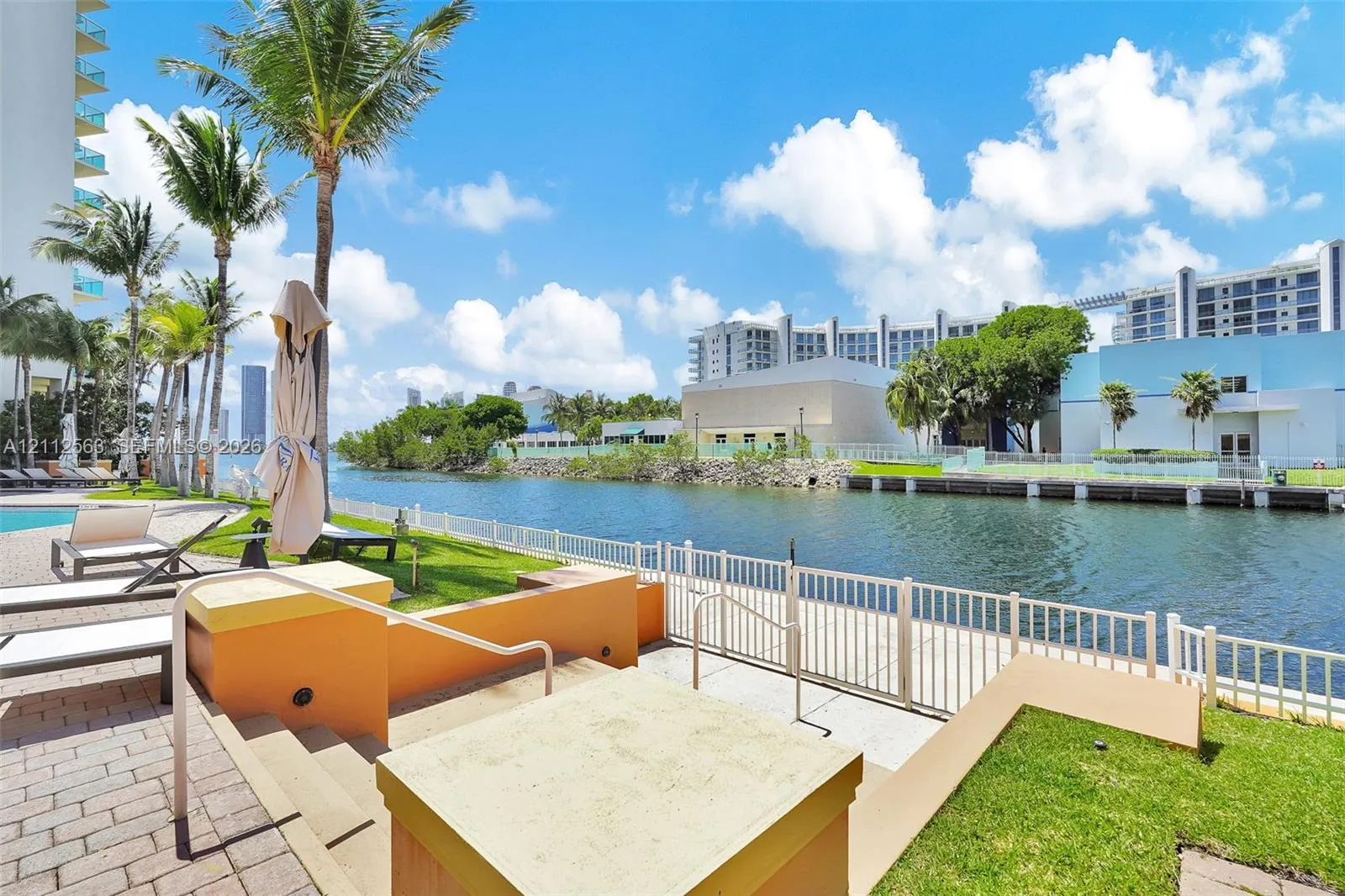 3330 NE 190th Street #2016