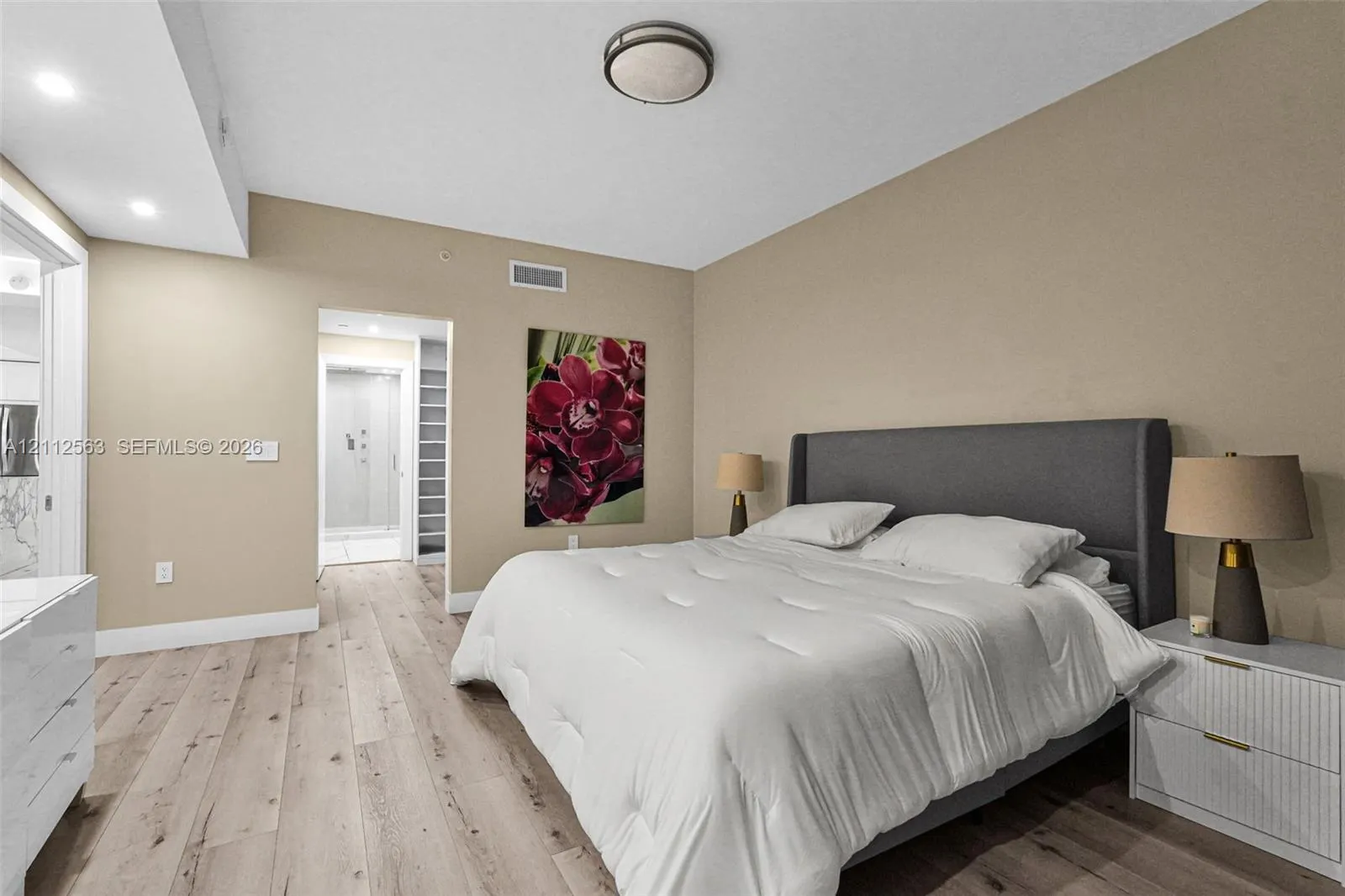 3330 NE 190th Street #2016