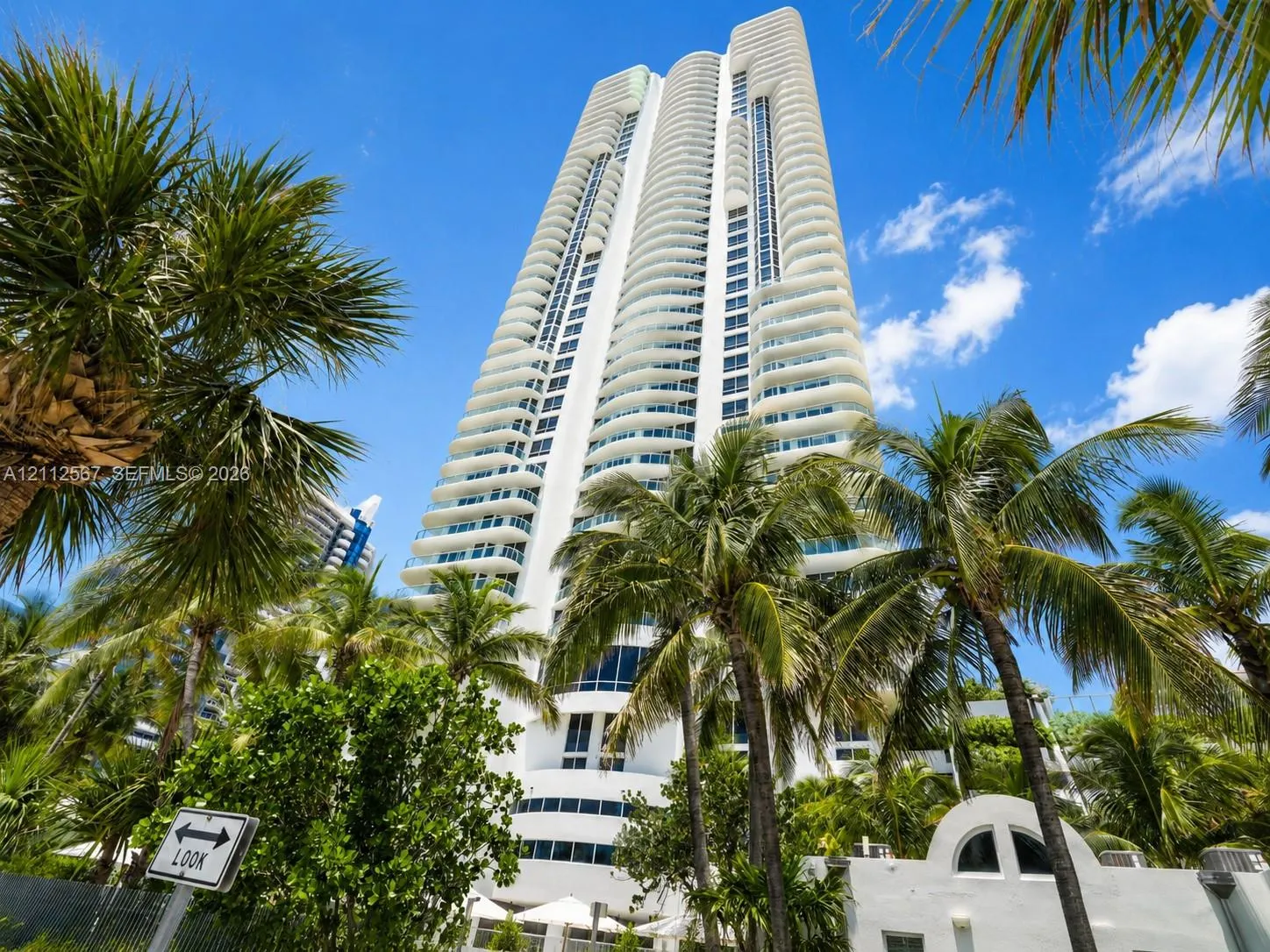 6365 Collins Avenue #3208