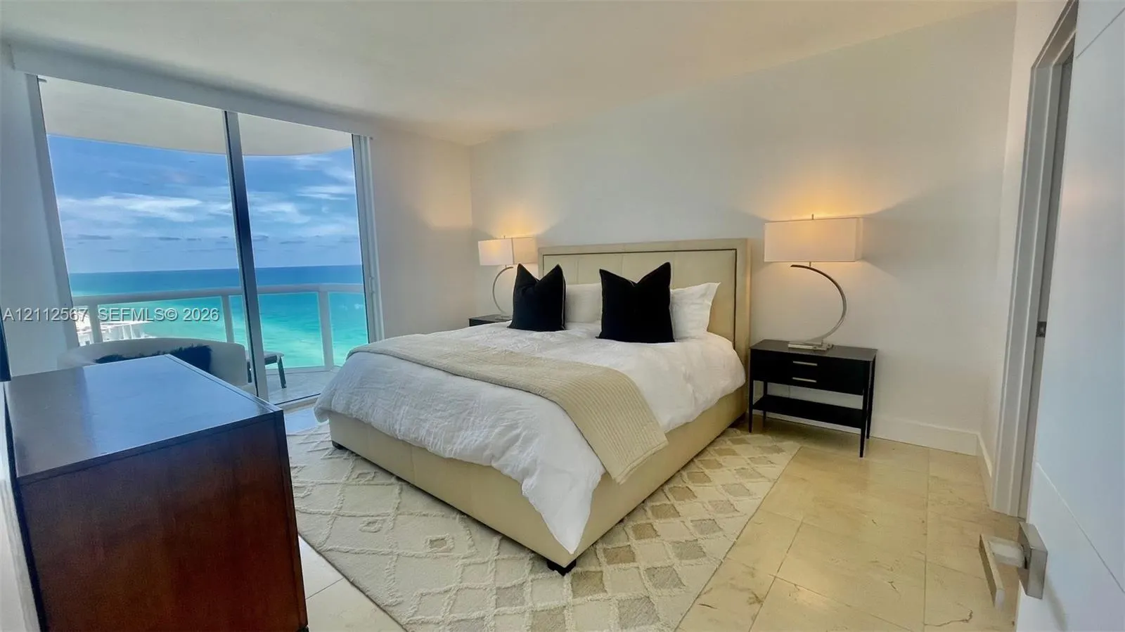 6365 Collins Avenue #3208
