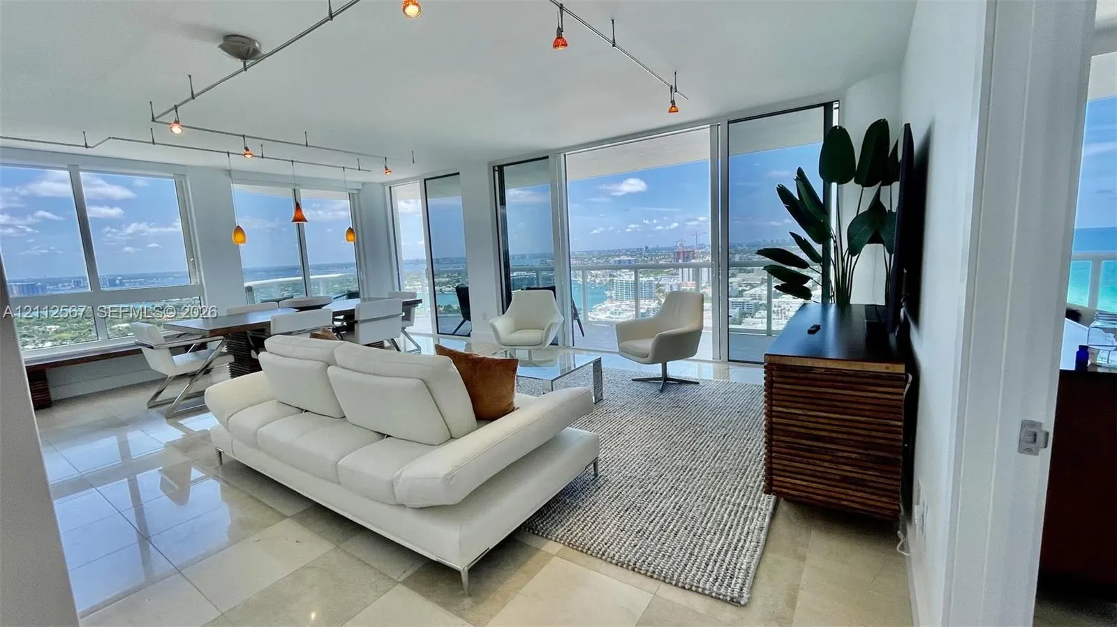6365 Collins Avenue #3208