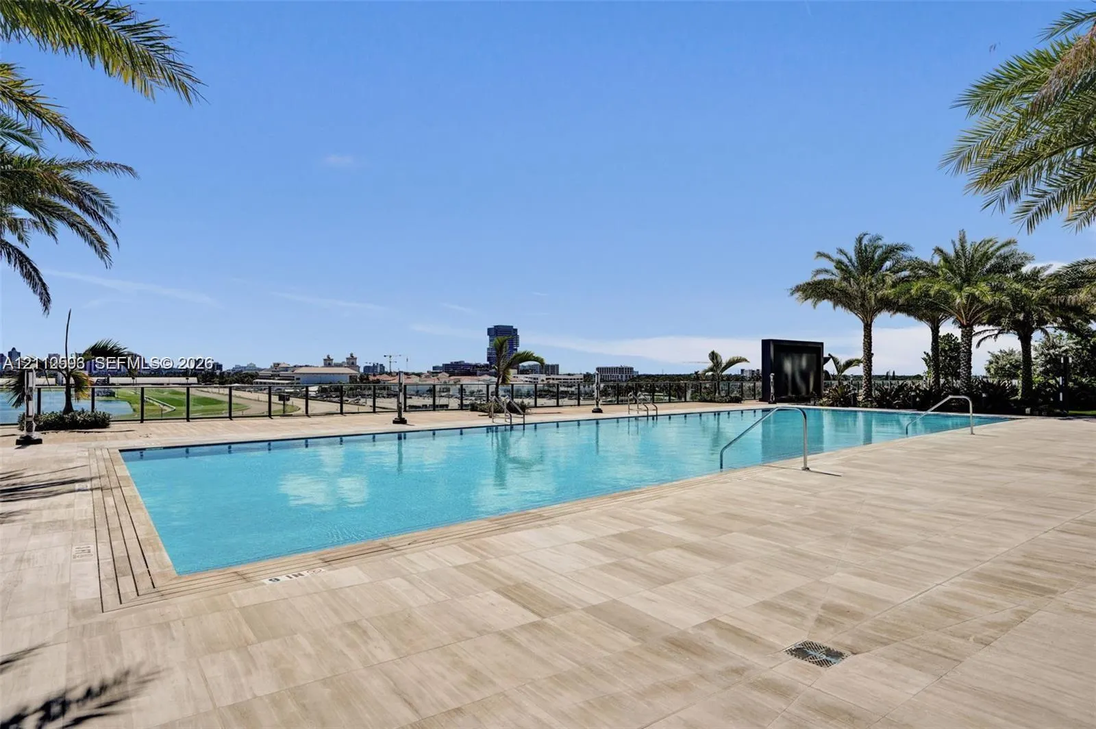 1170 E Hallandale #901