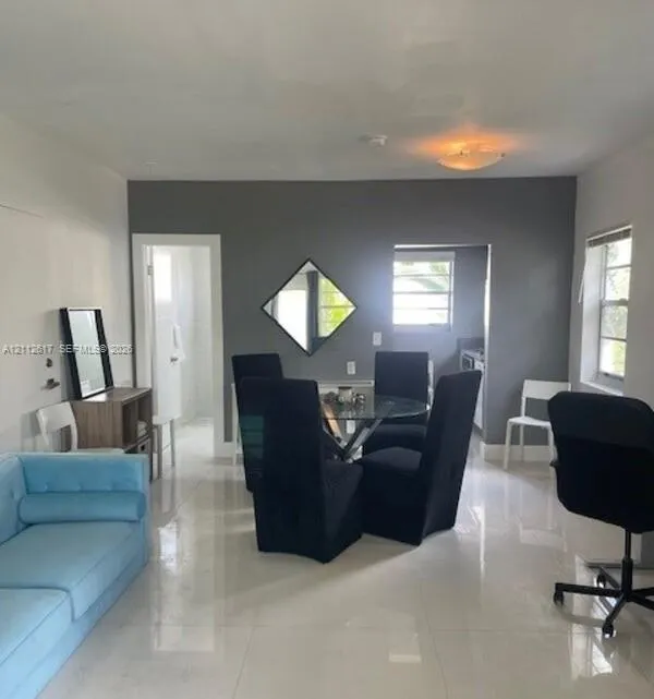 1604 Drexel Avenue #201
