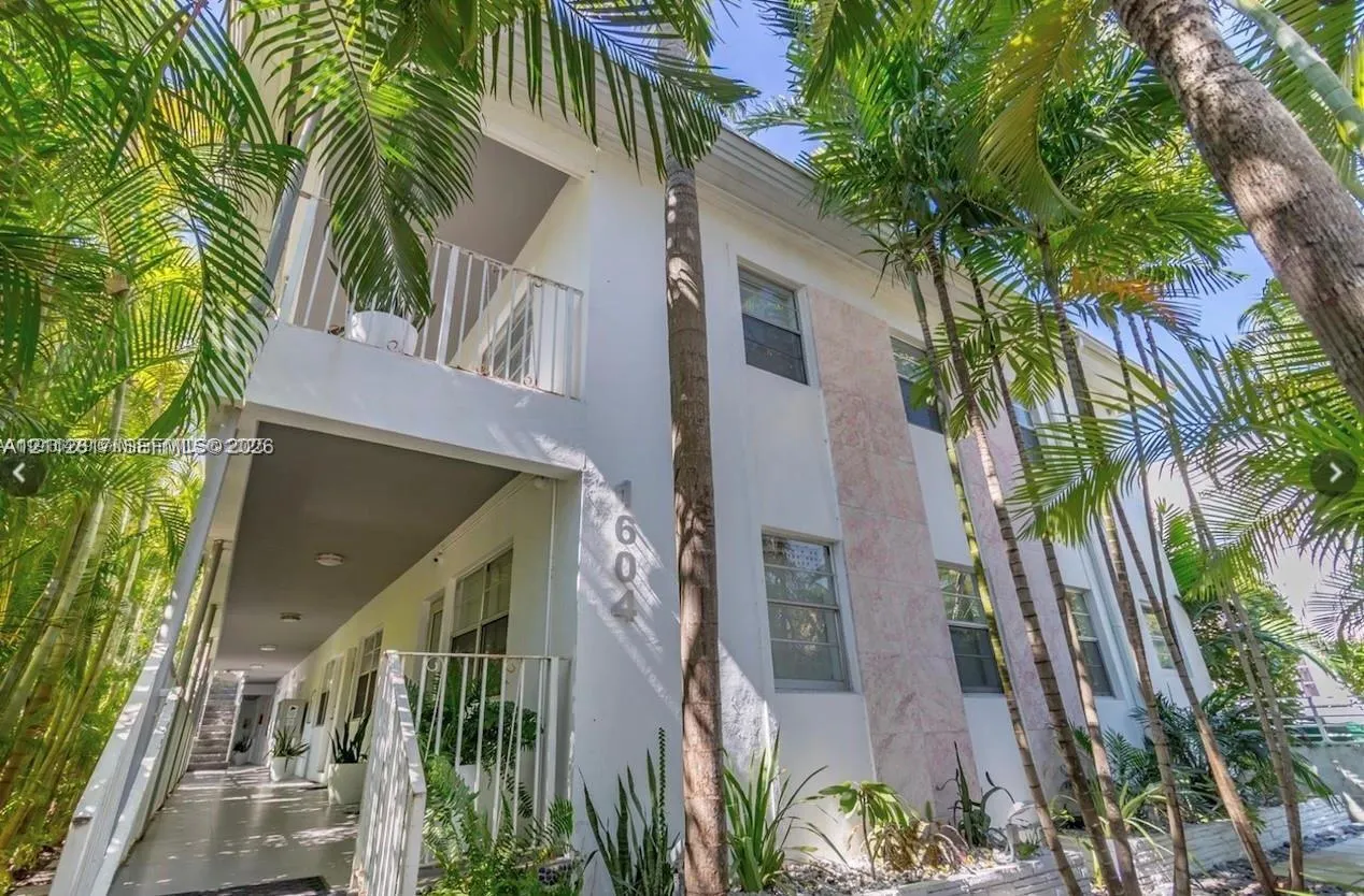 1604 Drexel Avenue #201