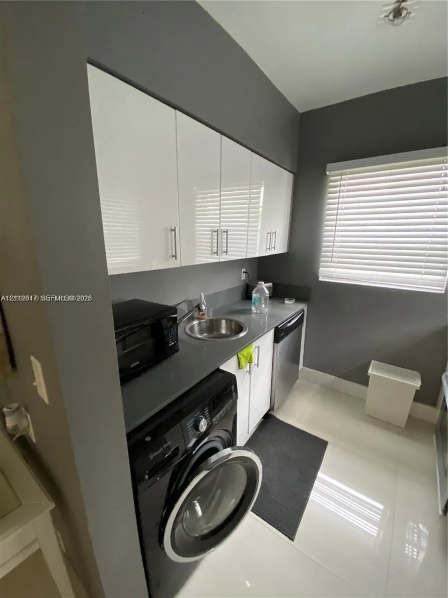 1604 Drexel Avenue #201