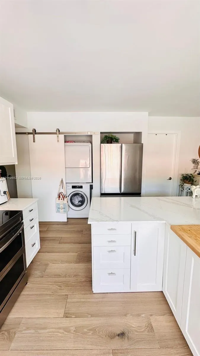 223 Lakeview Drive #204