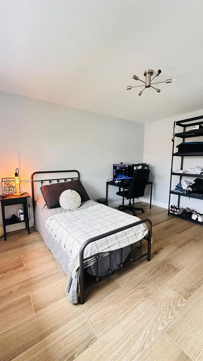 223 Lakeview Drive #204