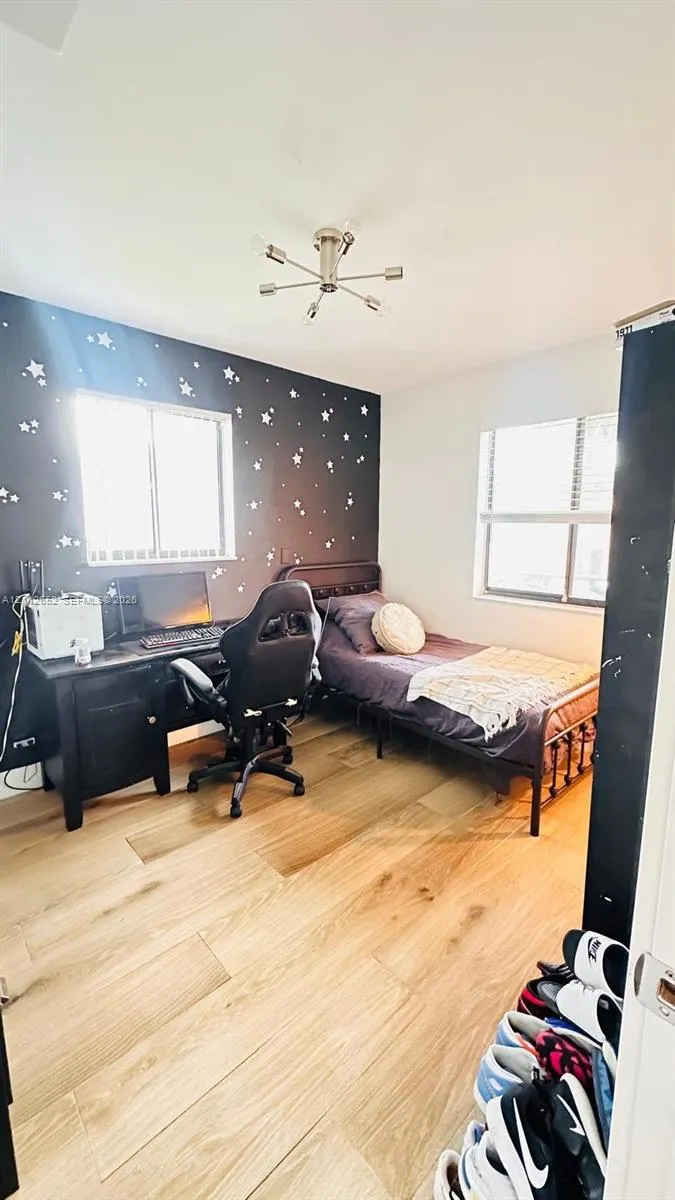 223 Lakeview Drive #204