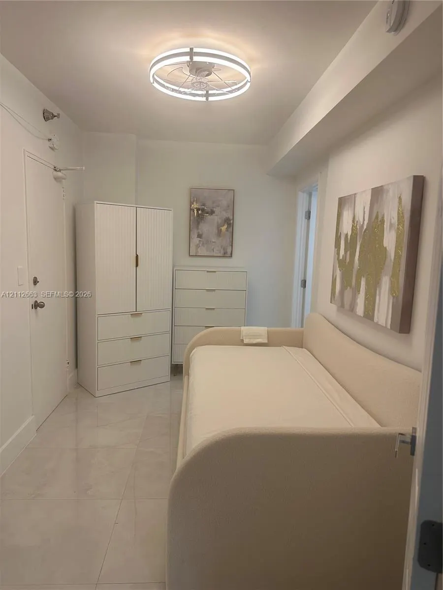 10185 Collins Avenue #523